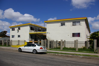 Winona Apartments in San Diego, CA - Building Photo - Building Photo