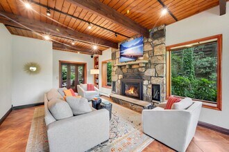 38A Claremont Rd in Scarsdale, NY - Building Photo - Building Photo