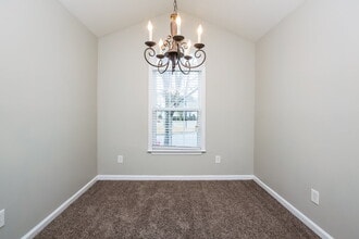 5 Hill Crest Cir in Hiram, GA - Building Photo - Building Photo