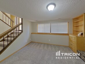 10830 34th Ave N in Minneapolis, MN - Building Photo - Building Photo
