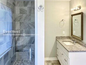 1003 Oleander Dr in Gallatin, TN - Foto de edificio - Building Photo