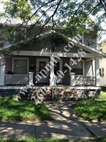 1422 Oakland St in Fort Wayne, IN - Building Photo