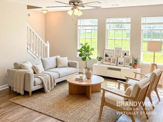 6202 Hickory Ln Cir in Union City, GA - Foto de edificio - Building Photo