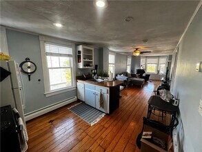 235 Spring St in Newport, RI - Building Photo - Building Photo