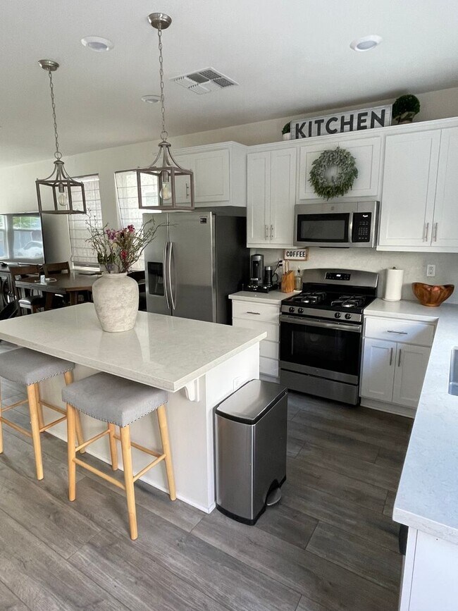 874 Brennan Wy in Hollister, CA - Building Photo - Building Photo
