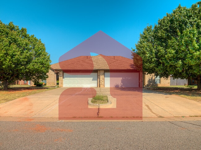 property at 2707 Silvertree Dr