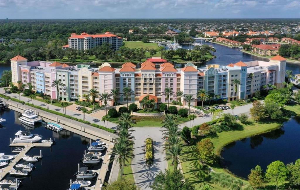 102 Yacht Harbor Dr in Palm Coast, FL - Foto de edificio