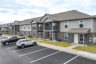 Independence Village in La Grange, KY - Foto de edificio - Building Photo