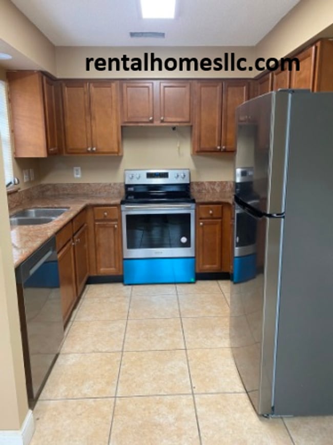281 E Bay Ave in Longwood, FL - Building Photo - Building Photo