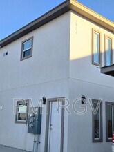 2912 E Israel Ave in Alton, TX - Foto de edificio - Building Photo