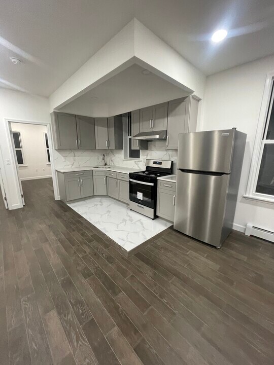 2062 Bath Ave, Unit 3 in Brooklyn, NY - Building Photo