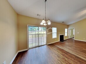 2135 Beckenham Pl in Dacula, GA - Foto de edificio - Building Photo