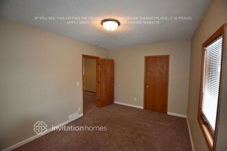 1705 Evergreen Ln N, Unit Railton Ct Apartments-1615-B5 in Plymouth, MN - Building Photo - Building Photo