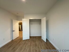 199 Gardner St in Boston, MA - Foto de edificio - Building Photo