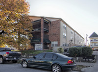 University Suites in Huntington, WV - Building Photo - Building Photo