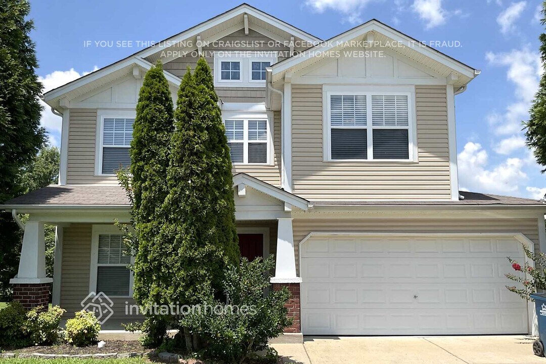304 Stewart Springs Dr in Smyrna, TN - Building Photo