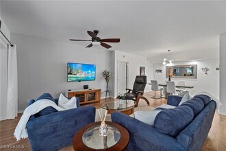 102 Tuscana Ct in Naples, FL - Building Photo - Building Photo