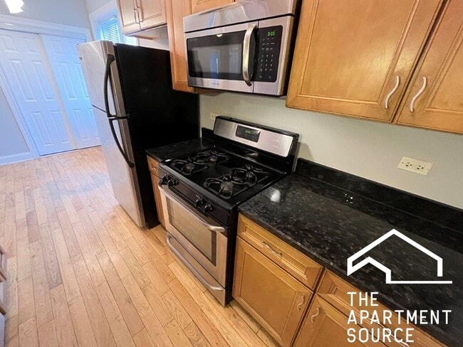 4548 W George St in Chicago, IL - Building Photo - Building Photo