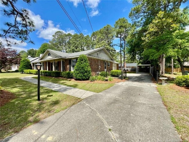 property at 2514 Dartmouth Dr