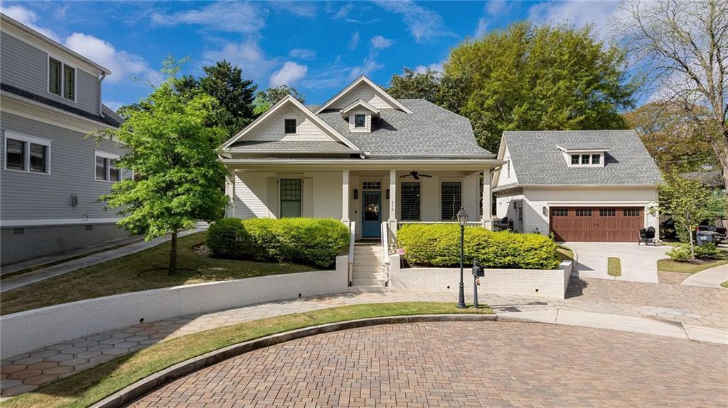 216 Haralson Ln in Atlanta, GA - Foto de edificio