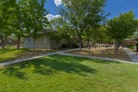 Highland Manor Apartments in Carson City, NV - Building Photo - Building Photo