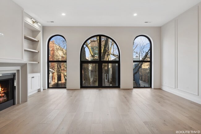 2028 W Wabansia Ave in Chicago, IL - Building Photo - Building Photo