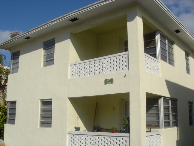 801-815 Alton Rd in Miami Beach, FL - Foto de edificio - Building Photo