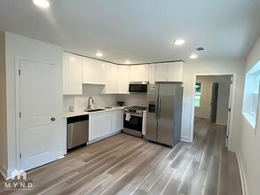 2000 Cascade Rd in Atlanta, GA - Building Photo - Building Photo