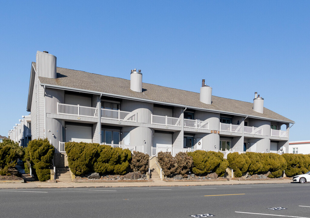 611 Ocean Ave in Bradley Beach, NJ - Foto de edificio