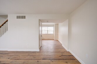 23 Brucester Bridge Ct in Catonsville, MD - Building Photo - Building Photo