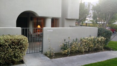 353 N Hermosa Dr in Palm Springs, CA - Building Photo - Building Photo