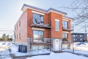 2220 Vallières Rue in Laval, QC - Building Photo