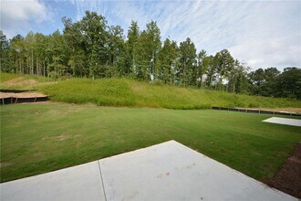 7243 Millbrae Walk in Flowery Branch, GA - Building Photo - Building Photo