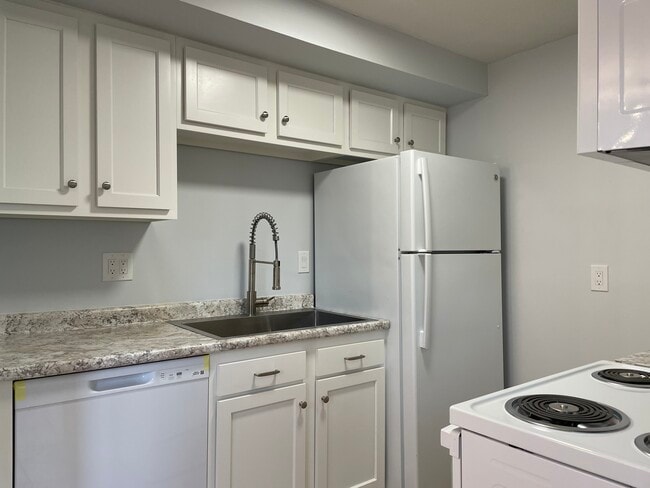 271 Autumn Chapel Way in Rochester, NY - Building Photo - Building Photo