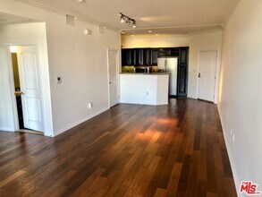 3750 Santa Rosalia Dr-Unit -408 in Los Angeles, CA - Building Photo - Building Photo