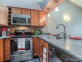 6475 S Dayton St in Englewood, CO - Building Photo - Building Photo