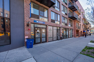 2753 Crescent St in Long Island City, NY - Building Photo - Building Photo