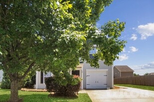 109 Boiling Brook Dr in Statesville, NC - Building Photo