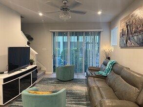 2526 Arbor Wind Dr in Lutz, FL - Building Photo - Building Photo