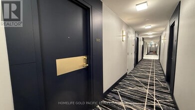 18 Yonge St in Toronto, ON - Building Photo - Building Photo