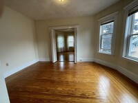 61 Antrim St, Unit 3 in Cambridge, MA - Building Photo - Building Photo