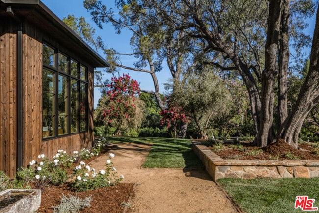 24877 Eldorado Meadow Rd in Hidden Hills, CA - Building Photo - Building Photo