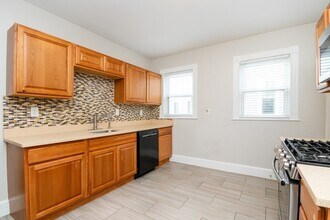 32 Victory Rd in Boston, MA - Building Photo - Building Photo