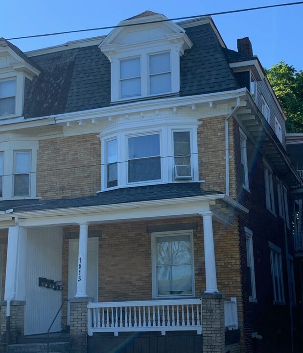 1815 Whitehall St, Unit 3 in Harrisburg, PA - Building Photo