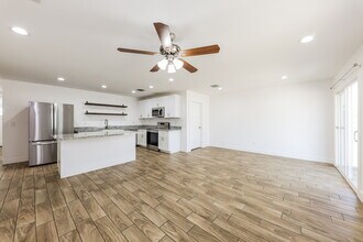 5827 S 13th Ave in Phoenix, AZ - Building Photo - Building Photo