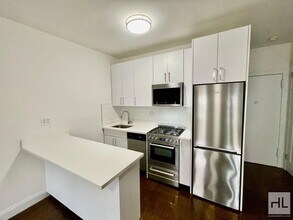 EAST 65 STREET in New York, NY - Building Photo - Building Photo