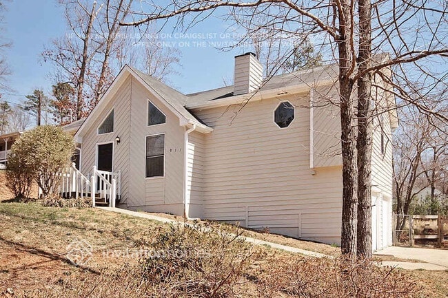 property at 911 Lebanon Pl
