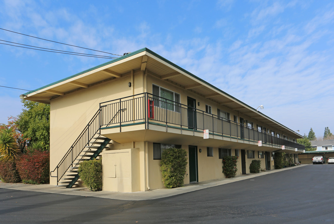 Outrigger Apartments in Livermore, CA - Building Photo