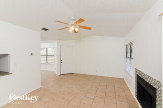 9419 Valley Rock in San Antonio, TX - Building Photo - Building Photo