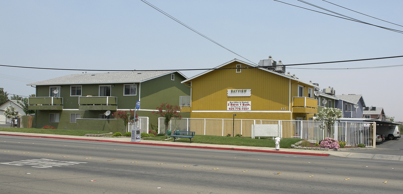 Bayview Plaza Apartments in Antioch, CA - Building Photo